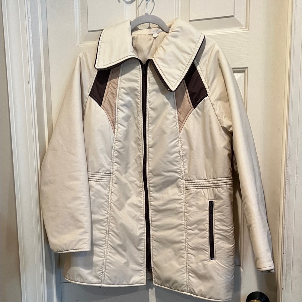 Aurora International by Abbmoos AMAZING VINTAGE Women's Cream and Brown Jacket